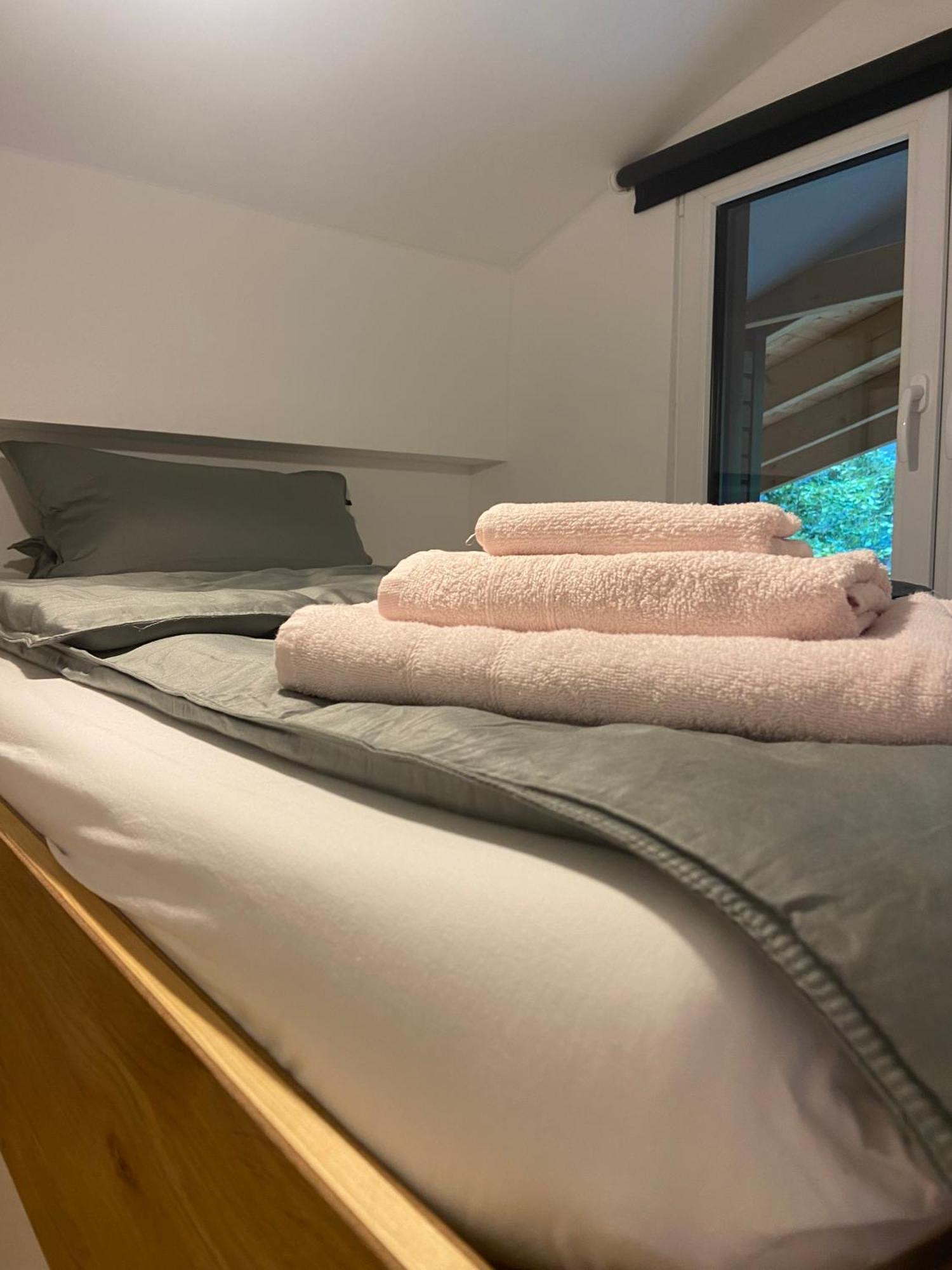 Modernes Tinyhouse Trailer Cabins Am Waldrand - Mit Seezugang Eging Eksteriør billede