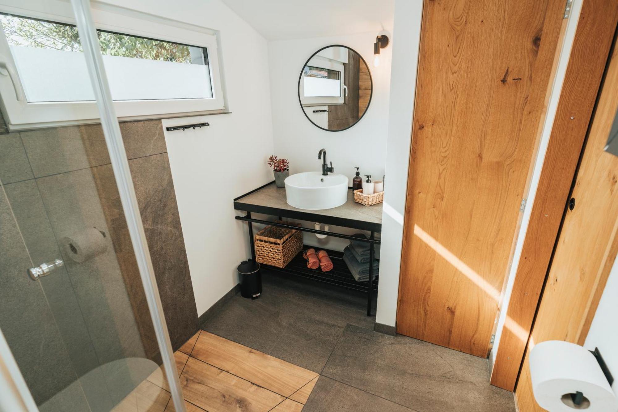 Modernes Tinyhouse Trailer Cabins Am Waldrand - Mit Seezugang Eging Eksteriør billede
